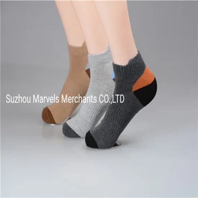 Men′s Thin Cotton Socks Breathable Crew Design for Everyday Wear