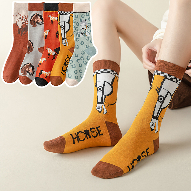Promotion New Fashion women Crew Socks Spring Autumn Winter Elegant Art Cute Horse Cartoon Harajuku Comfortable Casual Mid Tube 