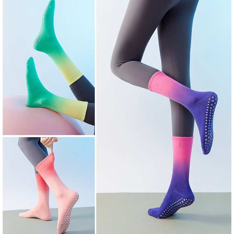 OEM Yoga Socks women Gradient Sports Socks Cotton Mid tube Towel Non slip Grip Silicone Indoor Fitness Crew Gym Pilate 