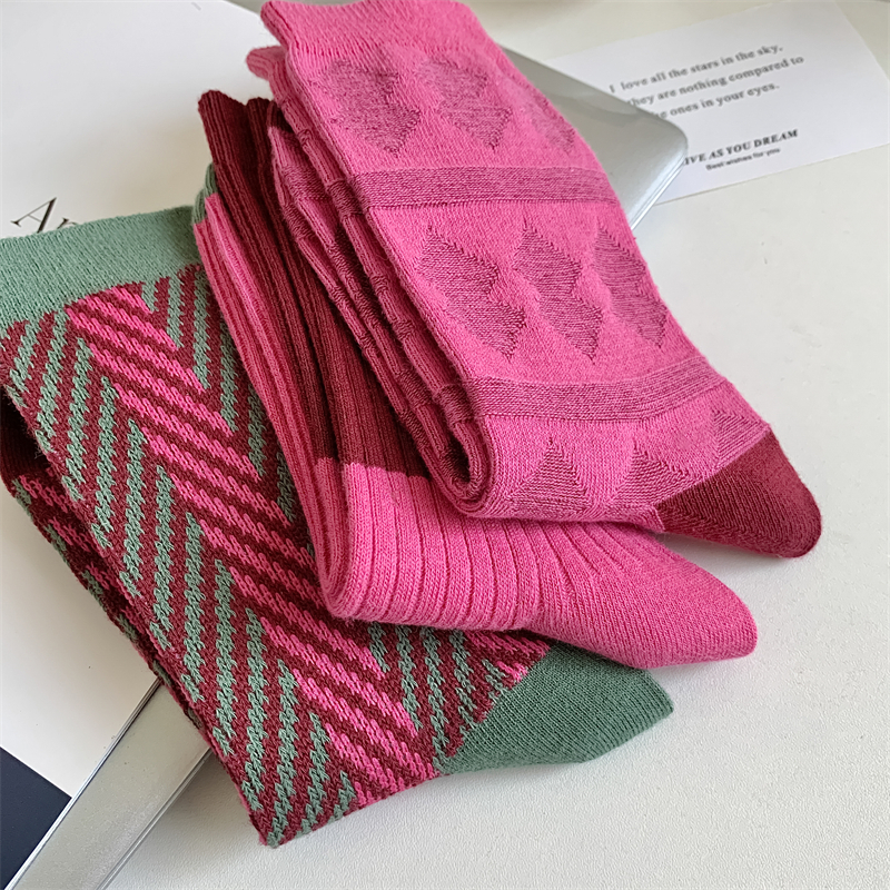 Made in China Socks For women New Novelty Fashion Casual Girls Absorb Sweat Crew Socks Autumn Breathable Creative Color Korean 