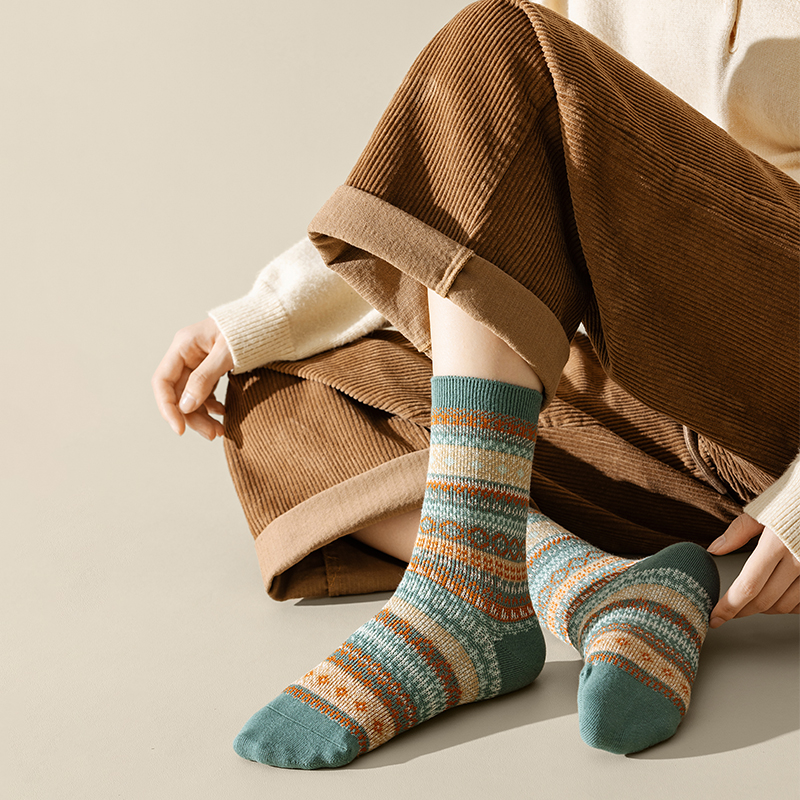 home use Pack womens cotton Socks Autumn and Winter Warm Socks Thick Knit Cabin Cozy Crew Soft Socks Gifts for women Colorful 