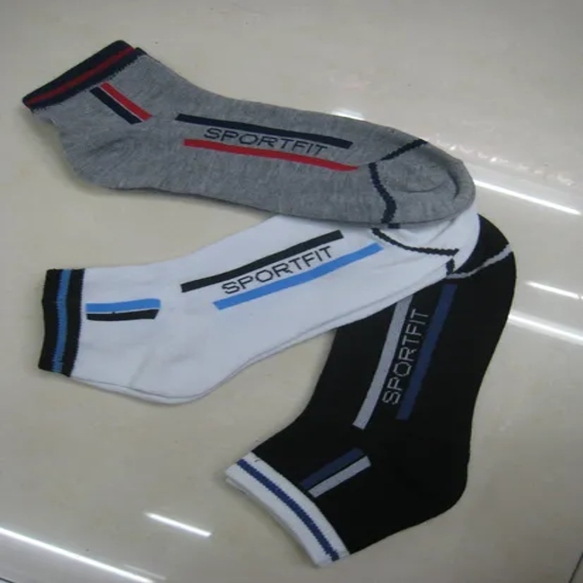 New Nice Designs of Men Socks Football Socks Men Training Stocking MID-Tube Non-Slip Leggings Football Non Slip Grip Crew Cotton Socks
