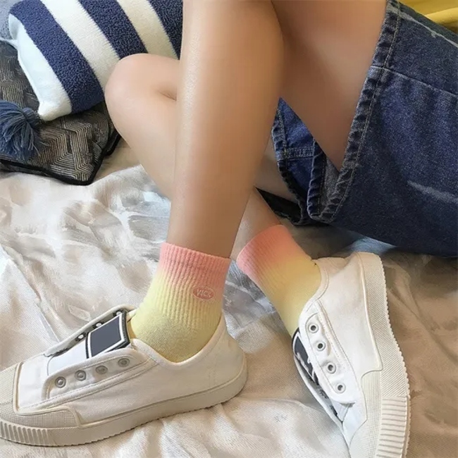 OEM Fashion Design Men Women Custom Cotton 5 Color Crew Sport Socks