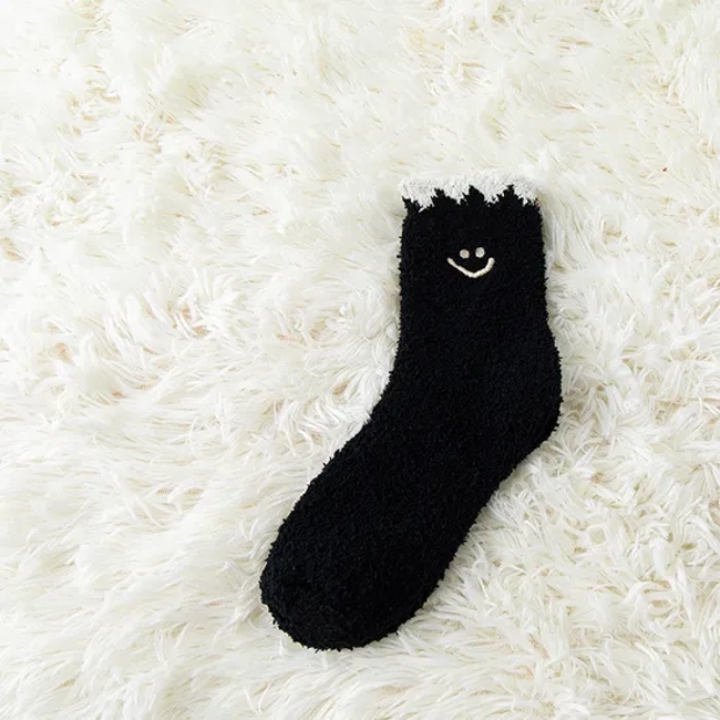 Autumn and Winter New Coral Velvet Socks Women′s MID-Calf Socks Smiley Embroidery Thickened Home Floor Socks Towel Socks