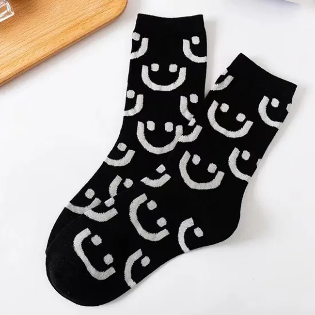 Socks Women′s MID-Calf Socks Smiley Cute Personality Ins Tide Black and White Colors Long Socks Sweet Cartoon Girls Sports Socks