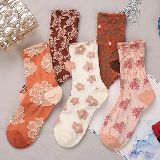 Sweatproof Anti-Oduor and Breathable Red Gorgeous Court Vintage Flower Embossed MID-Calf Socks
