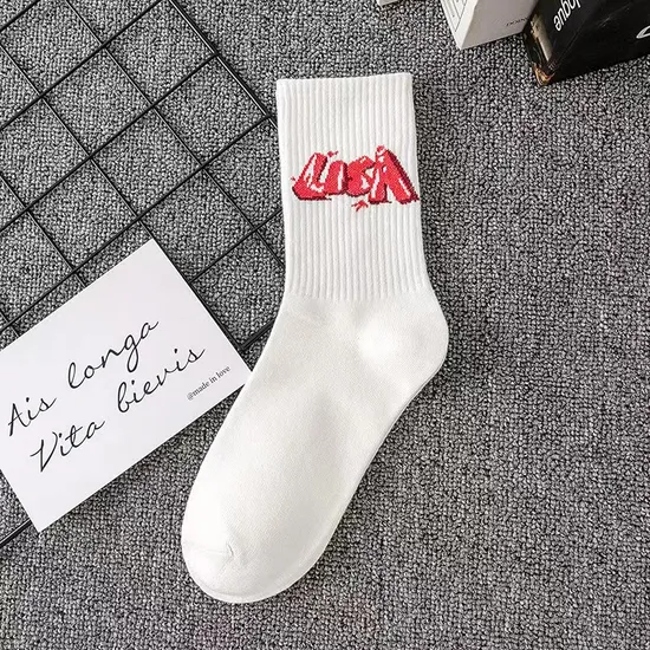 Explosion Couple Sports Boat Socks Ins Students White Cotton Socks Autumn and Winter Men′s Basketball Long Socks Wholesale MID-Calf Socks