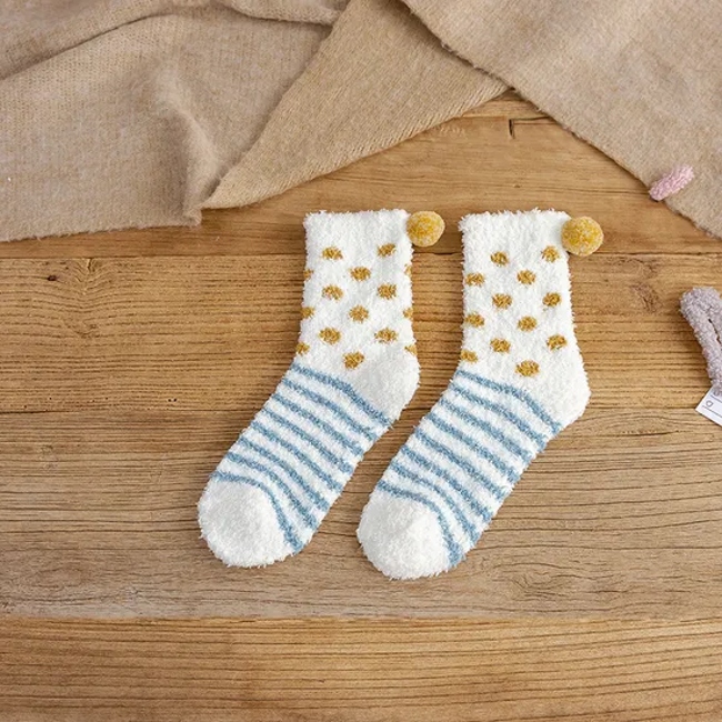 Coral Velvet Socks Women′s MID-Calf Socks Autumn and Winter Heel with Ball Cute Floor Socks Sleep Socks
