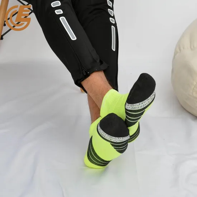Qlm-317-7 Custom Design Comfortable Business Sports Grip Ankle Socks for Summer