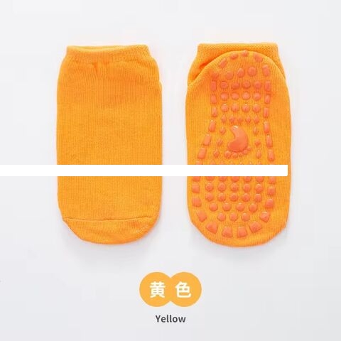 High Quality Non Slip Grips Socks Cotton Crew Socks Breathable Mid Cut Anti Slip Floor Socks Trampoline Socks