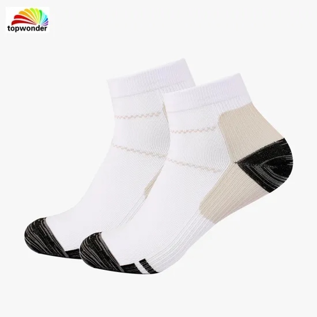 Customize and Wholesale All Sorts of Compression Running Sports Athletic Dry-Fit Sock in Many Colors at Low Prices