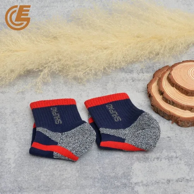 Wholesale Men′s Comfort Scooter Sports Grip Fitness Crew Socks