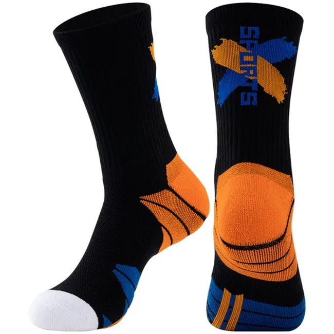 Customized MID Calf Towel Soled Sports Socks Breathable and Sweat Absorbent Basketball Socks.