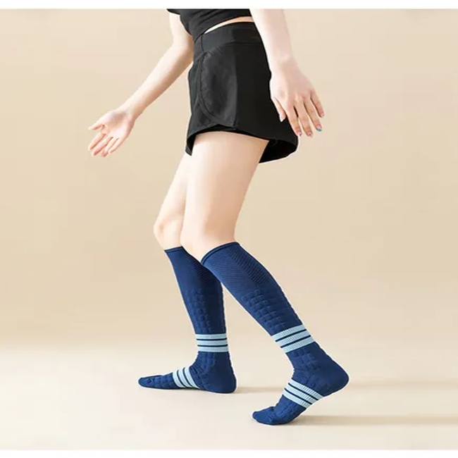 Fashionable Compression Socks with Graduated Pressure Design