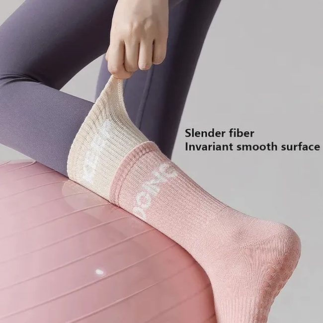 Wholesale Crew Anti-Slip Compression Yoga Pilates Design Logo Custom Sock Grip Cotton Sports Socks
