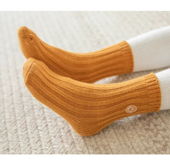 Wholesale Low Price Men Women Adults Kids Cotton Embroidery Logo Custom Logo Sports Socks