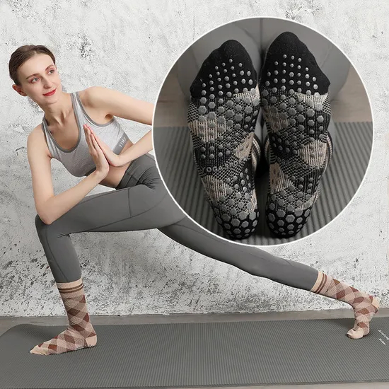 Fashion Double Layer New Hot Sale Cotton Thick Non Slip Anti Slip Grip Pilates Fashion Yoga Socks Custom