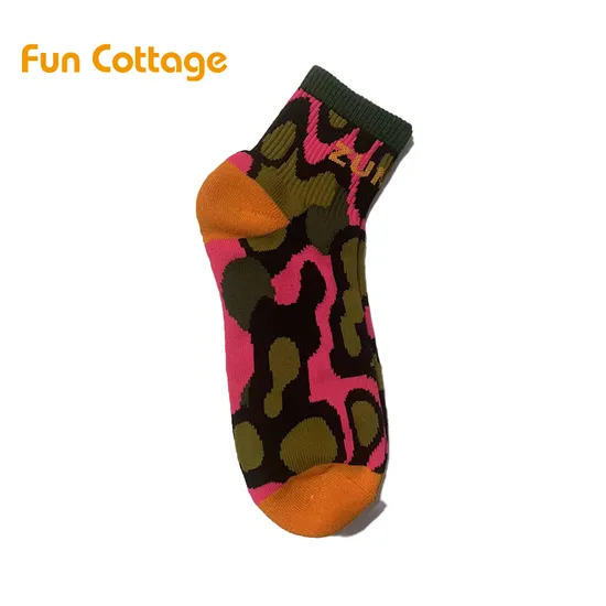 Free Sample Colorful Sports Men′ S Socks Custom Logo Ribbed Cotton Socks