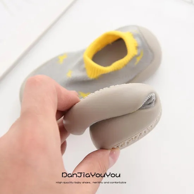 Quality Soft Patterns Wholesale Kids Running Baby Shoe Socks with Grip