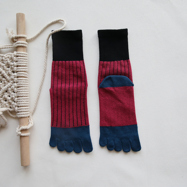 Yiwu trade market wholesale sock Discount socks bulk custom toe 5 yoga