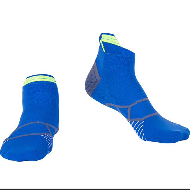 China wholesalers and exporters Low moq sports waterproof socks
