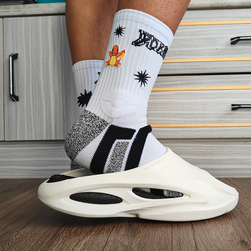  Veidoorn Premium Basketball Socks Elastic Moisture Wicking Outdoor Anti Slip Crew Socks Extra 