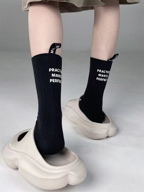 latest model For women Solid Color Fashion style Heel label English Letters Cotton Casual Middle Tube Couple Socks Street Sport 