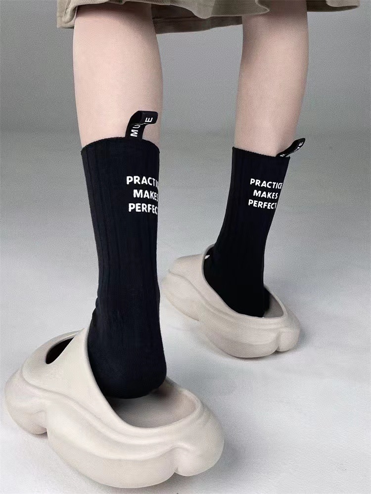 latest model For women Solid Color Fashion style Heel label English Letters Cotton Casual Middle Tube Couple Socks Street Sport 