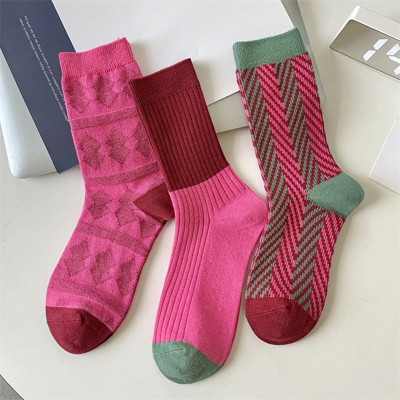 Made in China Socks For women New Novelty Fashion Casual Girls Absorb Sweat Crew Socks Autumn Breathable Creative Color Korean 