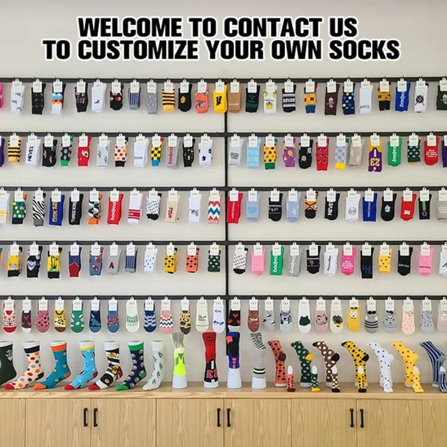 Free Design Women and Men Custom Logo Letter Casual Sock Cotton Basketball Sports Sock Adult Crew Socks