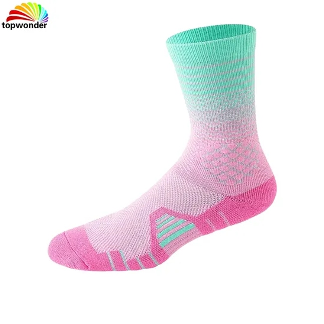 Customize and Wholesale Latest Fashion Cushion Bottom Athletic Crew Tennis Badminton Sports Sock in Good Colors at Low Price