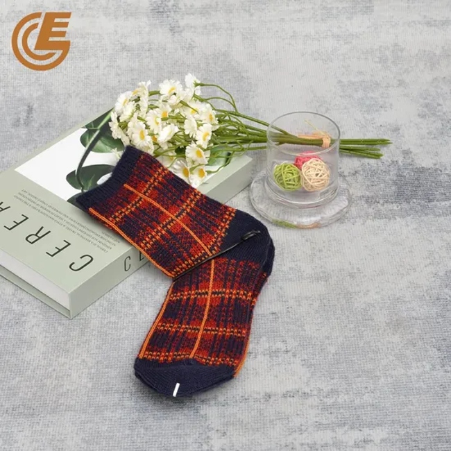 Wholesale High-End Cotton Trendy Men′s Crew Socks Manufacturer
