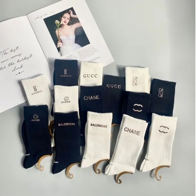 Black White Solid Color Middle Tube Socks Fashion Design Men Women Three-Dimensional Printing Gold/Silver Logo Letter Branded Socks