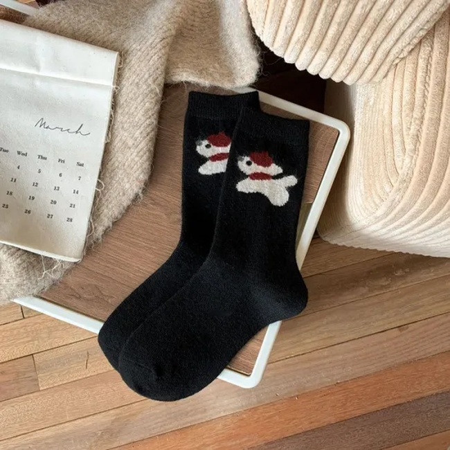 Winter Thickened Wool Socks Cartoon Wearing Beret Puppy Warm MID-Calf Socks Women′s Socks Stacked Socks