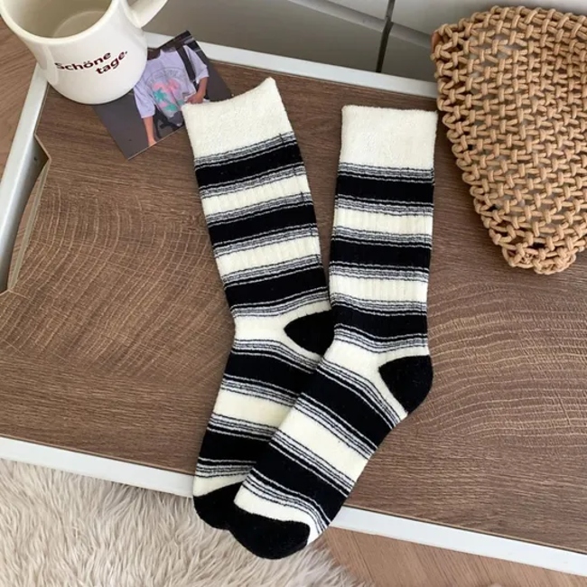Ultra-Thick Couple′s Terry Women′s Socks MID-Length Stripe Lined No Head Men′s Cotton Socks