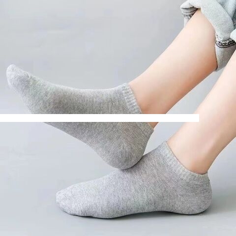 Men s Moisture Wicking Anti Odor Crew Socks Breathable Mid Calf Sports Socks for Fall, Trendy Striped Casual Socks