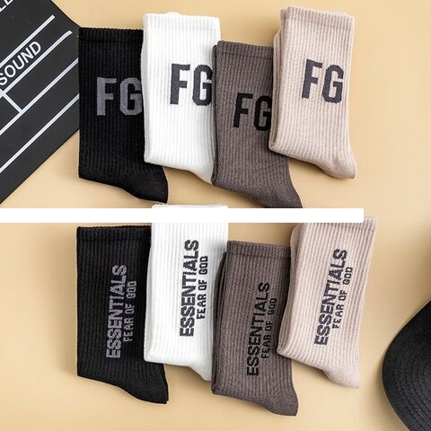 Custom Combed Cotton Crew Socks for Men Jacquard Logo on Bottom Knitted Sports Fashion Socks for Street