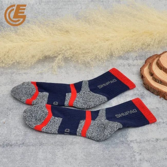 Wholesale Men′s Comfort Scooter Sports Grip Fitness Crew Socks
