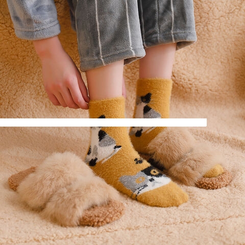 Wholesale Autumn And Winter Indoor House Keep Warm Custom Colour Crew Socks Coral Fuzzy Socks
