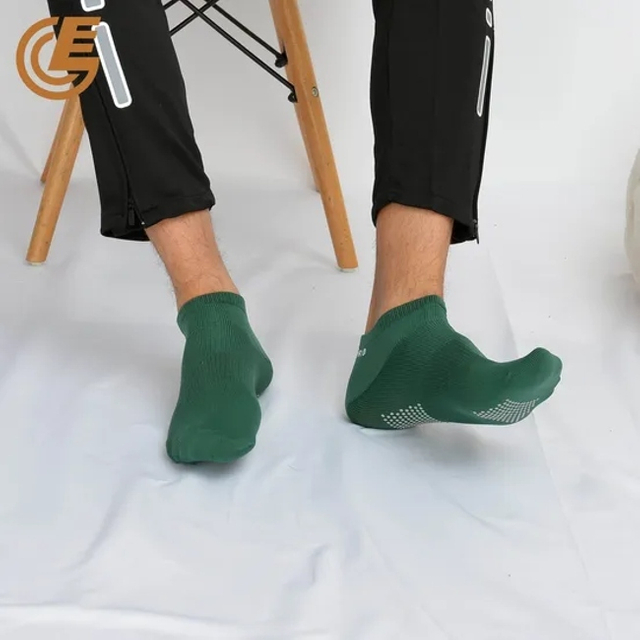 Qlm-321-1 Green Anti Slip Socks Compression Men′s Ankle Socks