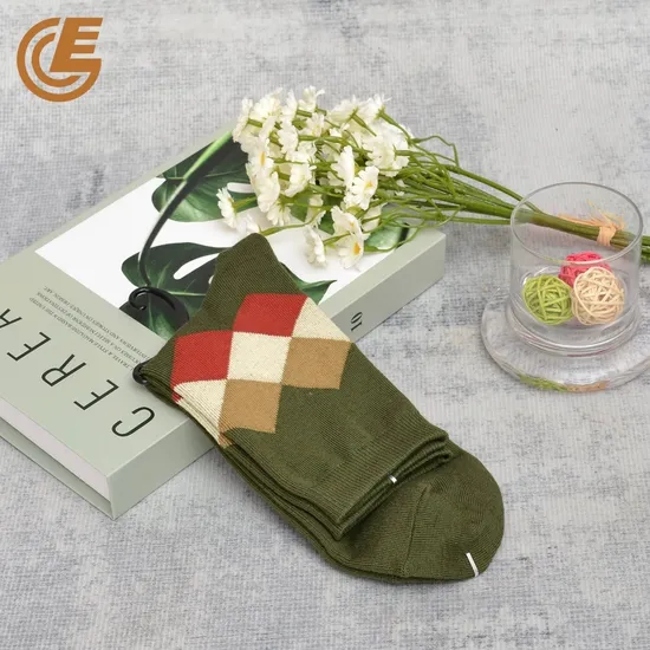 Qlm-106-10 Custom Logo Jacquard Knit Sweat-Wicking Compression Socks for Women