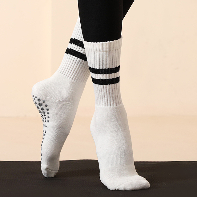customizable Sports Socks for Fitness Gym Women High Quality Pilates Socks Anti-Slip Breathable Backless Yoga Socks Ankle 