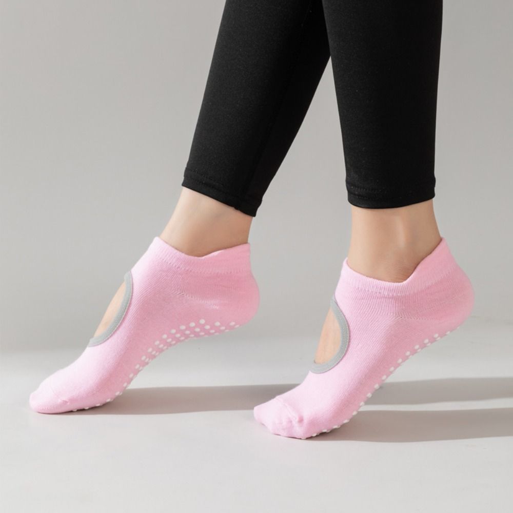 Trending Yoga Socks Comfortable Silicone Non Slip Breathable Elastic Sports Socks Backless Floor Pilates Socks Women 