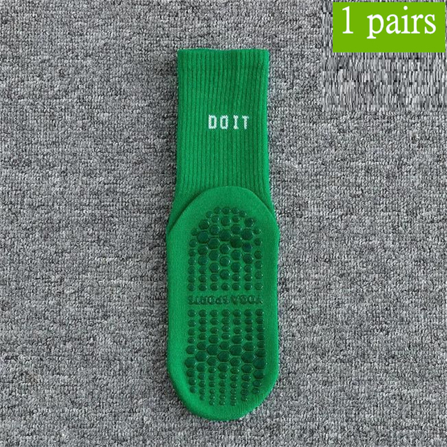 ODM Cotton Breathable Mid-calf Yoga Socks Solid Color Anti-slip Women Sports Socks Pilates Socks Dance Fitness Training 