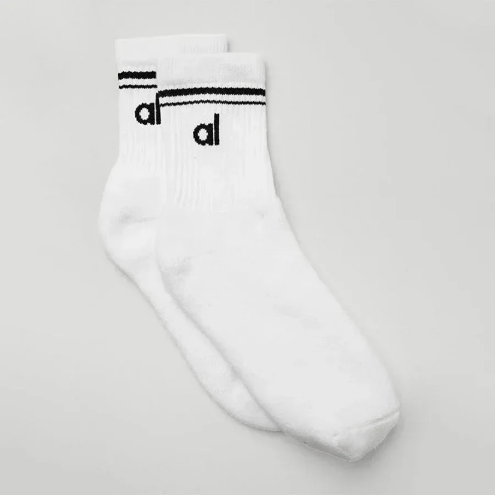 private consumption Four Seasons High Quality Women's Yoga Sock Retro Cotton Women's Yoga Sports Sock Medium Long Socks Pilates 