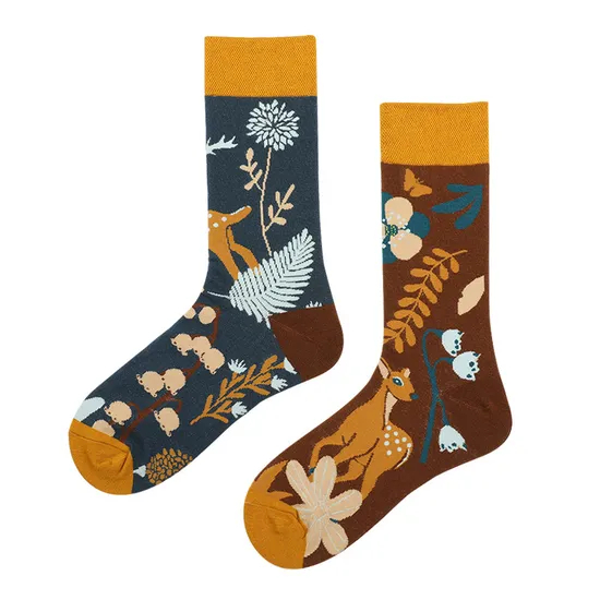Xianghui Wholesale Custom Asymmetrical Design Colorful Christmas Cotton Happy Socks with Character