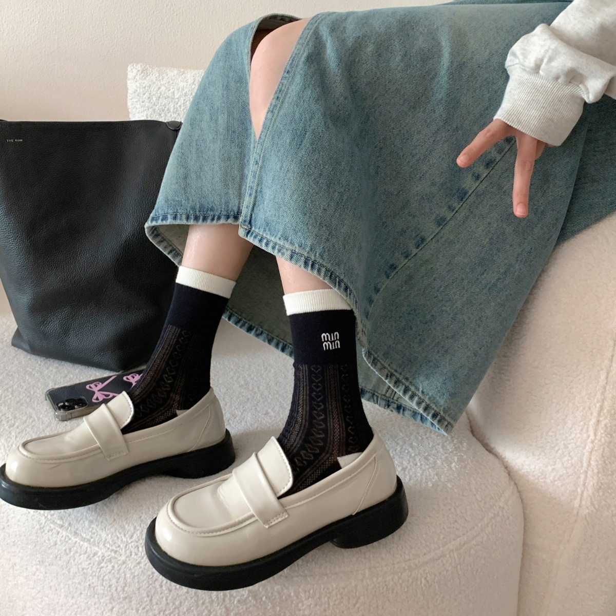 Wholesale Requirement Trendy SpringSummer Thin Cusual Mid Length Socks for women Black and White Contrasting College Cotton 