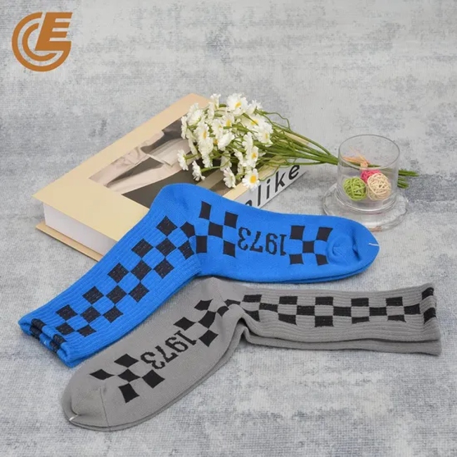 High Quality Manufacturer Anti-Bacterial Thermal Men′s Crew Socks