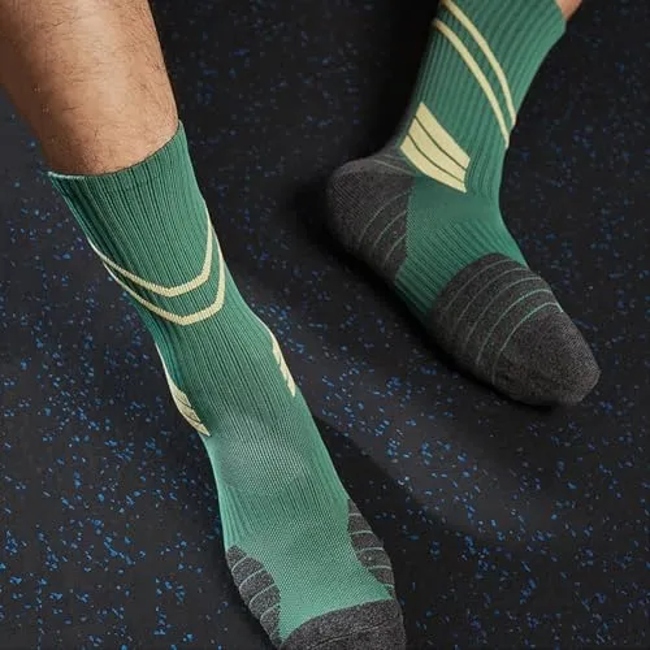 Men′s Sports Crew Socks with Cushioned Support for Basketball Players