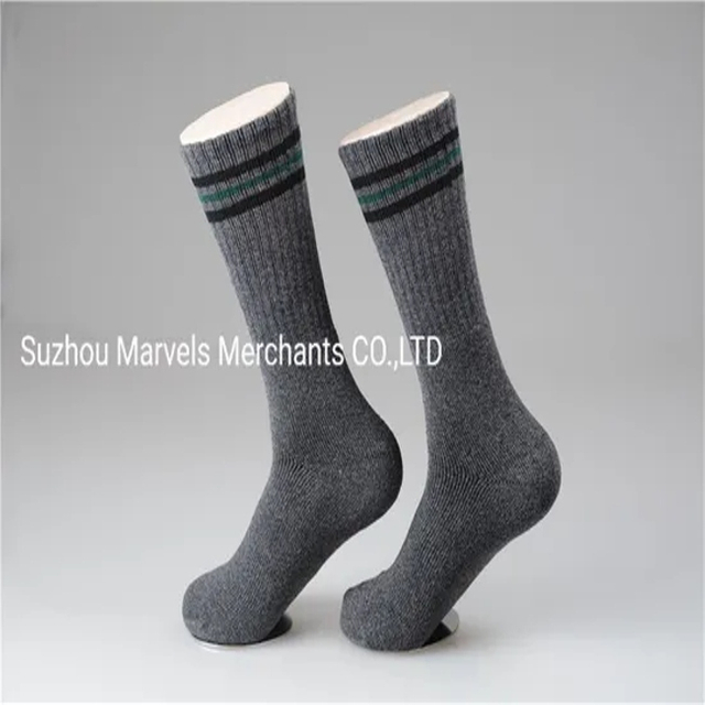 Stylish Jacquard Men′s Cotton Crew Socks for Everyday Wear